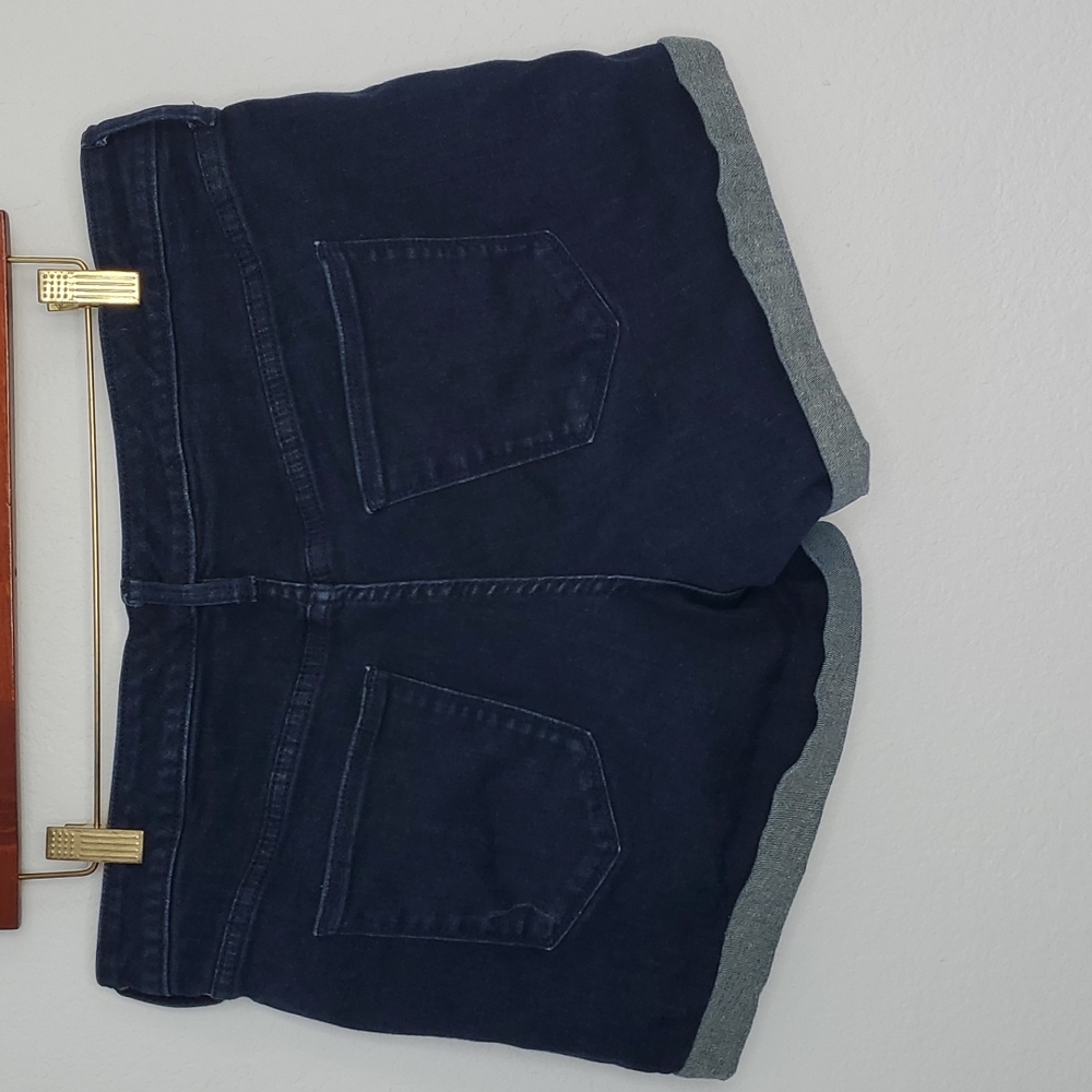 Universal Thread Shorts - Picture 2 of 3